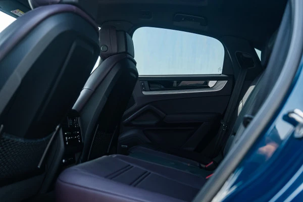  Серый Porsche Cayenne Photo 2