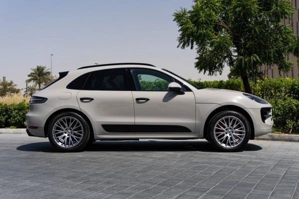  Серый Porsche Macan Photo 2