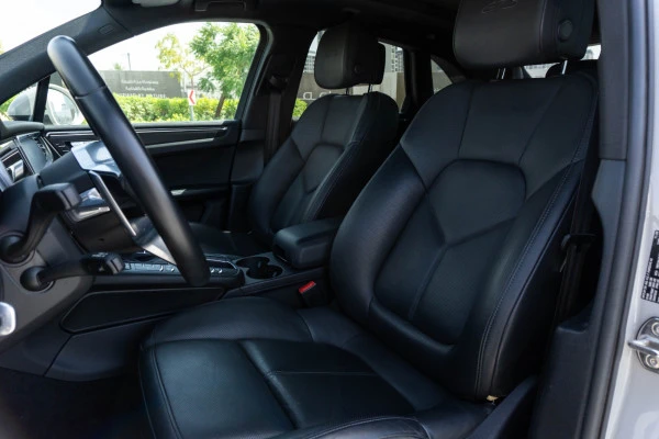  Серый Porsche Macan Photo 5