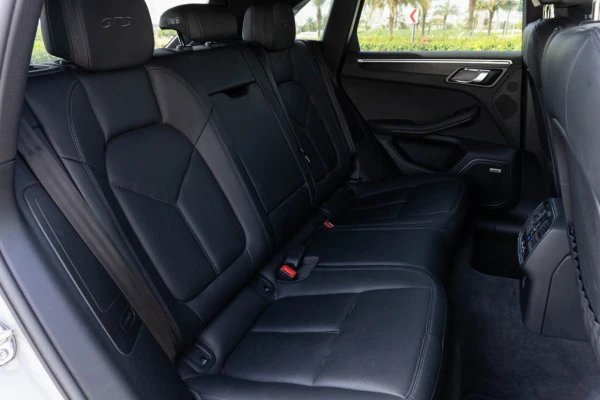  Серый Porsche Macan Photo 7