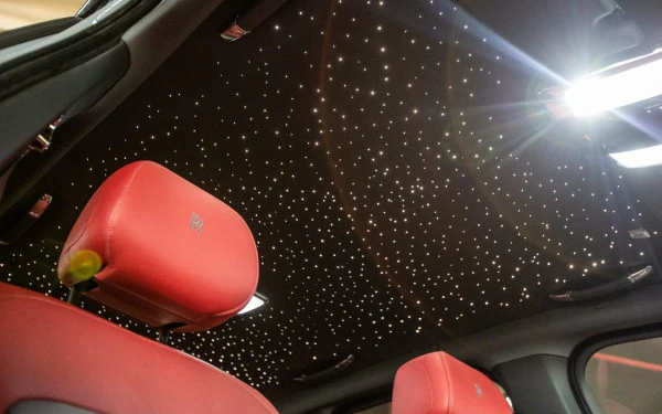  Серый Rolls Royce Cullinan Photo 7