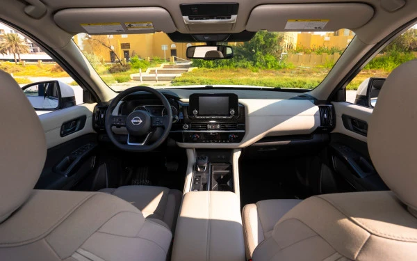  Жемчужно-белый Nissan Pathfinder Photo 9