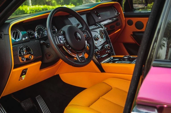  Черный Rolls Royce Cullinan Black Badge Photo 4