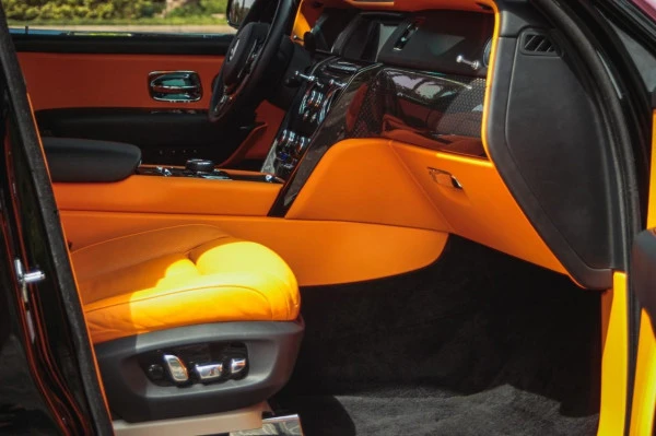  Черный Rolls Royce Cullinan Black Badge Photo 6