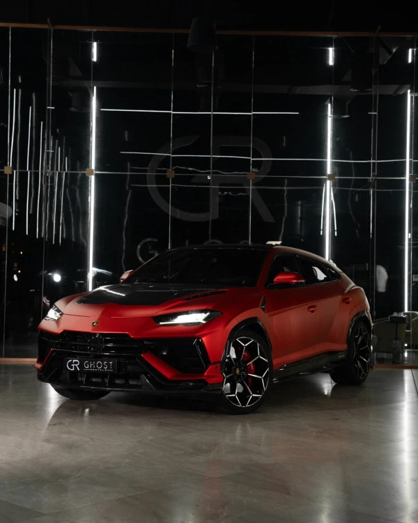  Красный Lamborghini Urus Photo 8