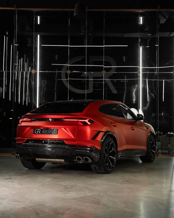  Красный Lamborghini Urus Photo 14