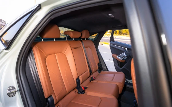  Серебро Audi Q3 Sportback Photo 6