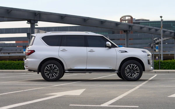  Silver Nissan Patrol V6 Photo 2