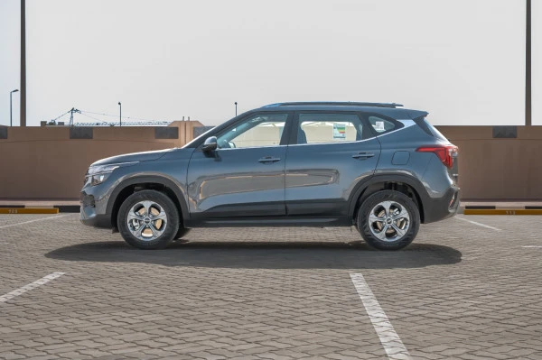  Dark Grey KIA Seltos Photo 2