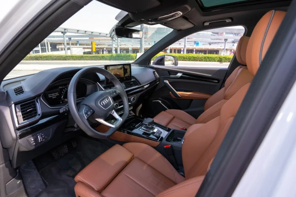  White Audi Q5 Photo 5