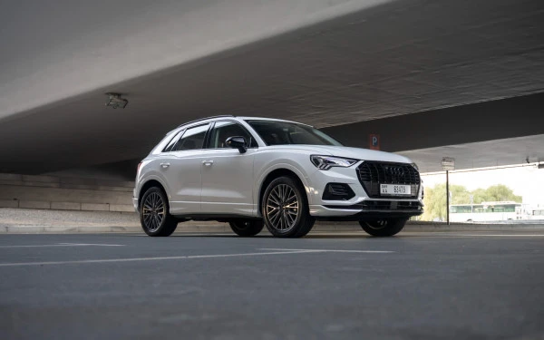  White Audi Q3 Photo 4