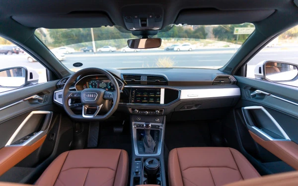  Белый Audi Q3 Sportback Photo 9