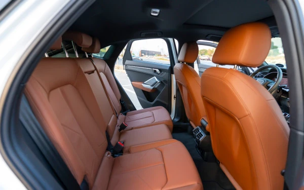  Белый Audi Q3 Sportback Photo 10