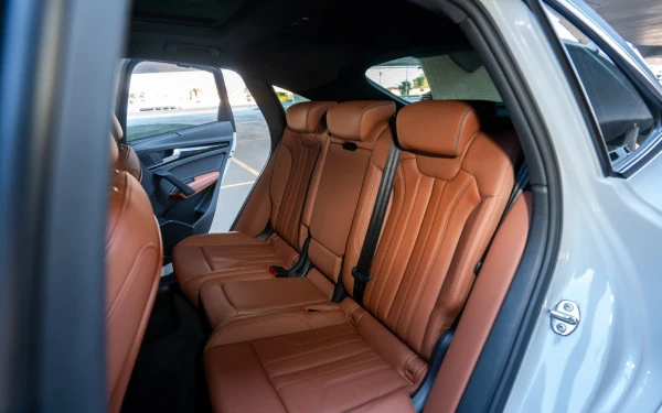  Белый Audi Q5 Sportback Photo 7