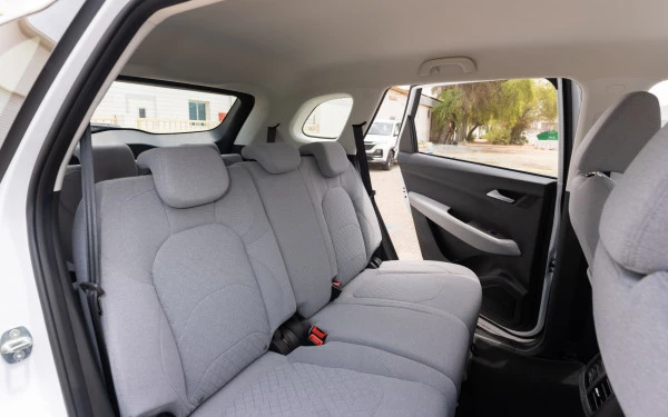  Белый Chevrolet Captiva Photo 7