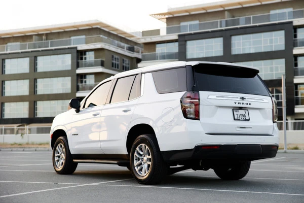 White Chevrolet Tahoe Photo 10