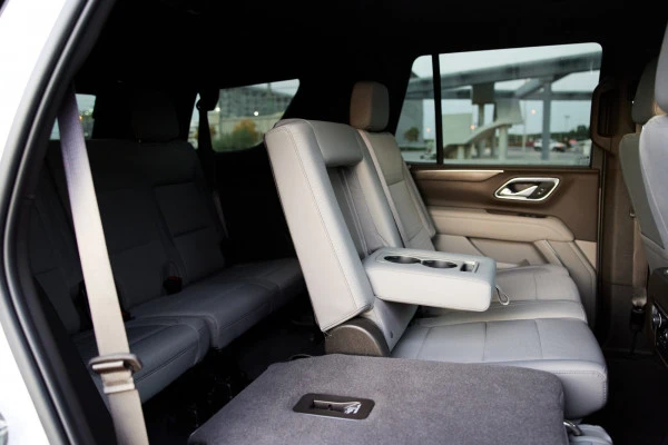  White Chevrolet Tahoe Photo 13