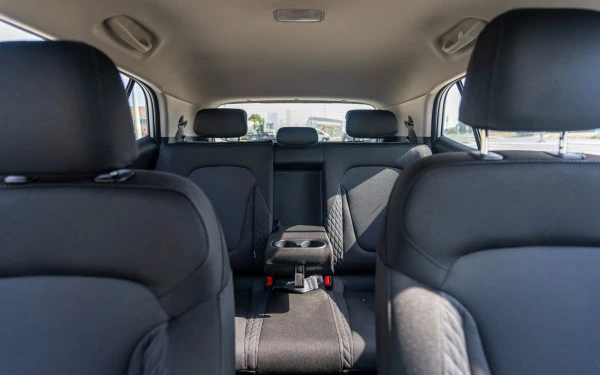  White Hyundai Creta Photo 11