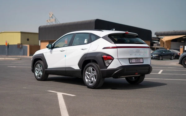  Белый Hyundai Kona Photo 4