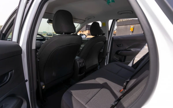  Белый Hyundai Kona Photo 9