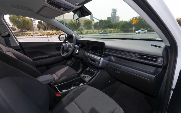  Белый Hyundai Kona Photo 12