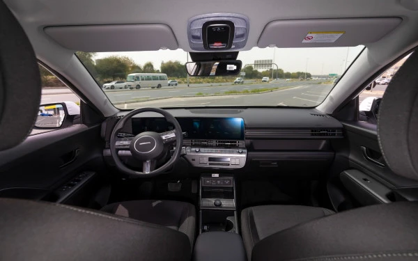  White Hyundai Kona Photo 16