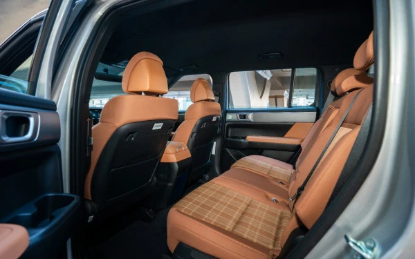  Белый Hyundai Santa Fe Photo 27