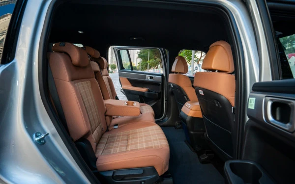  Белый Hyundai Santa Fe Photo 16