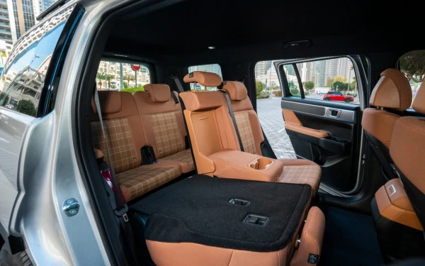  Белый Hyundai Santa Fe Photo 18