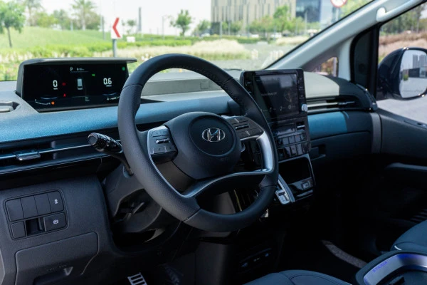  Белый Hyundai Staria S9 Photo 5