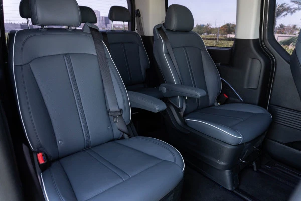  Белый Hyundai Staria S9 Photo 9