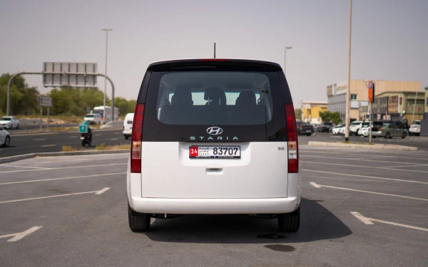  Белый Hyundai Staria Photo 3