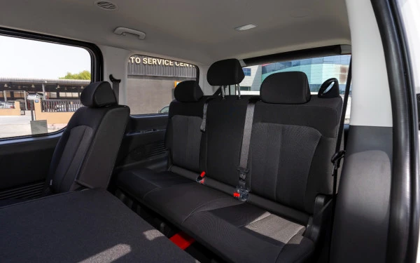  Белый Hyundai Staria Photo 8