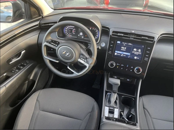  White Hyundai Tucson Photo 4