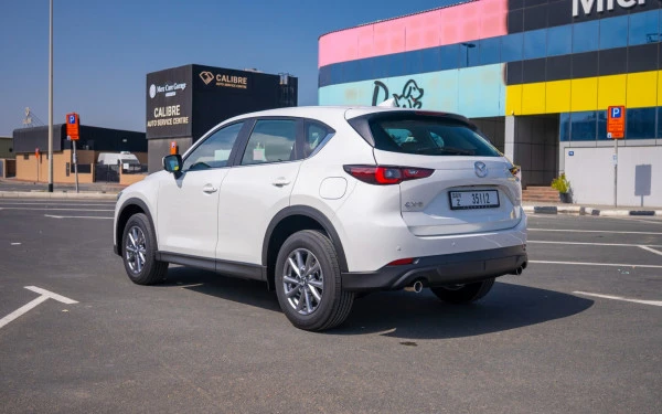  White Mazda CX5 Photo 4