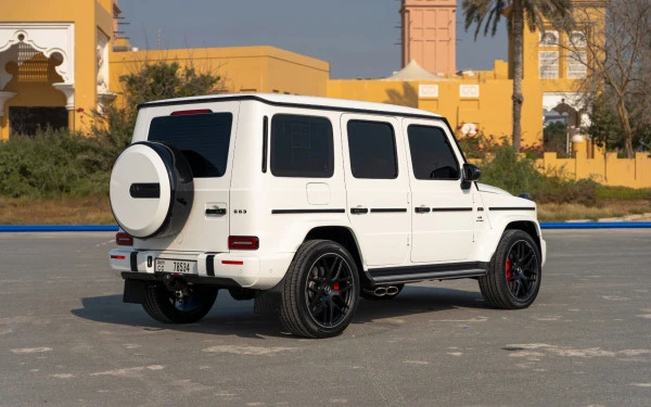  Белый Mercedes G63 AMG Photo 4