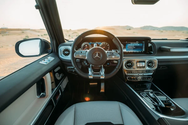  Белый Mercedes G63 AMG Photo 4