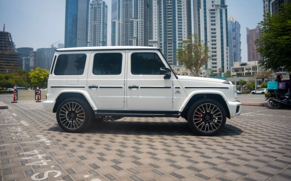  Белый Mercedes G63 AMG Photo 3