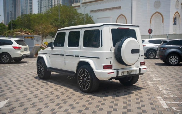  Белый Mercedes G63 AMG Photo 4