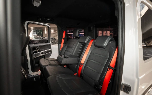  White Mercedes G63 AMG Photo 13