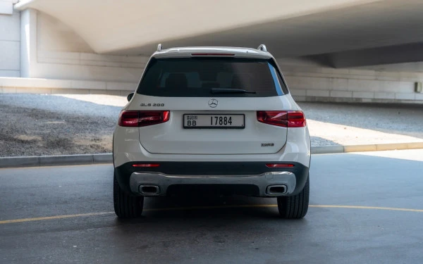  Белый Mercedes GLB 200 Photo 4