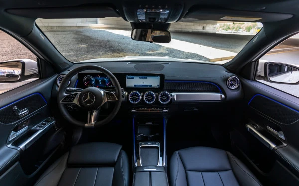  Белый Mercedes GLB 200 Photo 5