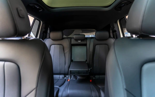  Белый Mercedes GLB 200 Photo 6