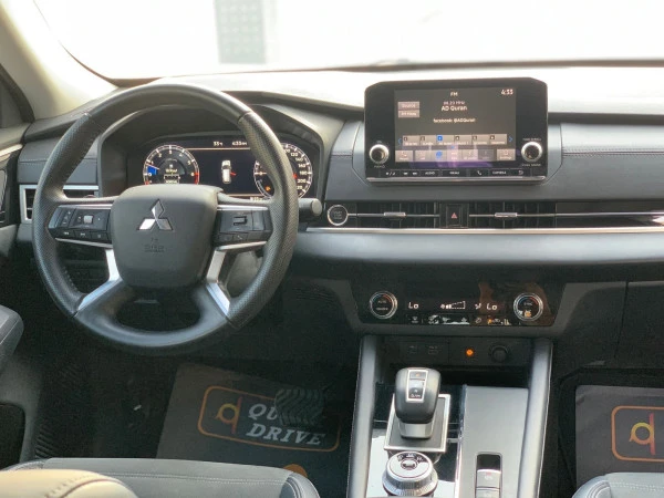  Белый Mitsubishi Outlander Photo 2