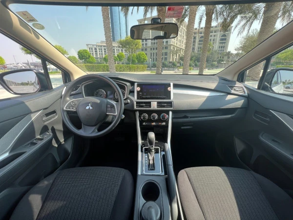  Белый Mitsubishi Xpander Photo 4