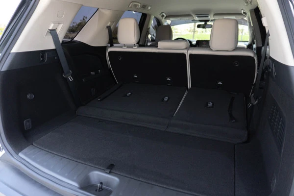  Белый Nissan Pathfinder Photo 8