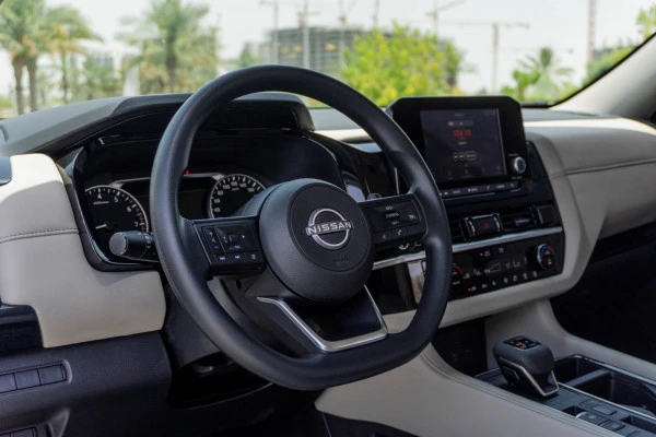  Белый Nissan Pathfinder Photo 11