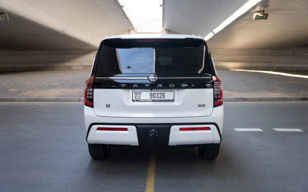  White Nissan Patrol Platinum V6 Photo 3