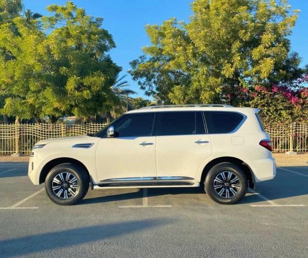  Белый Nissan Patrol V6 Photo 5