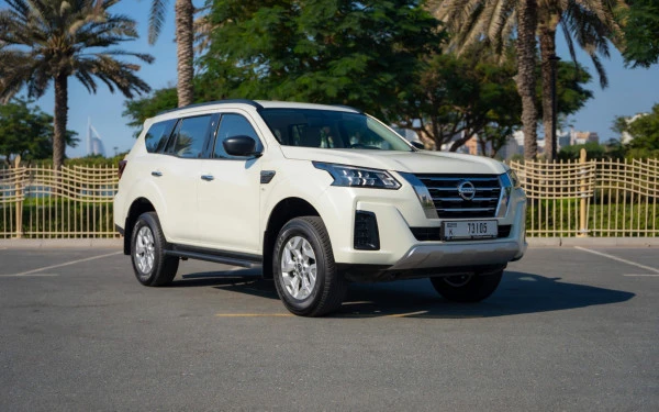  Белый Nissan Xterra Photo 2